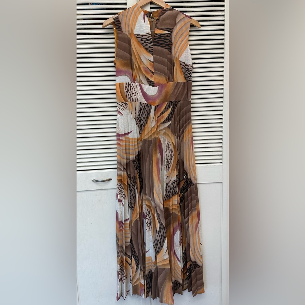 Sleeveless Maxi Dress in Brown & Tan Abstract Print